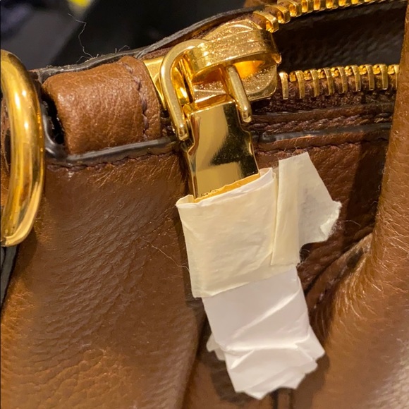 Authentic PRADA Pebble Leather Vit.Daino Handbag - Picture 6 of 10